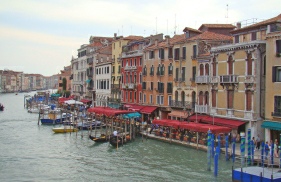 Restaurant On The Grand Canal