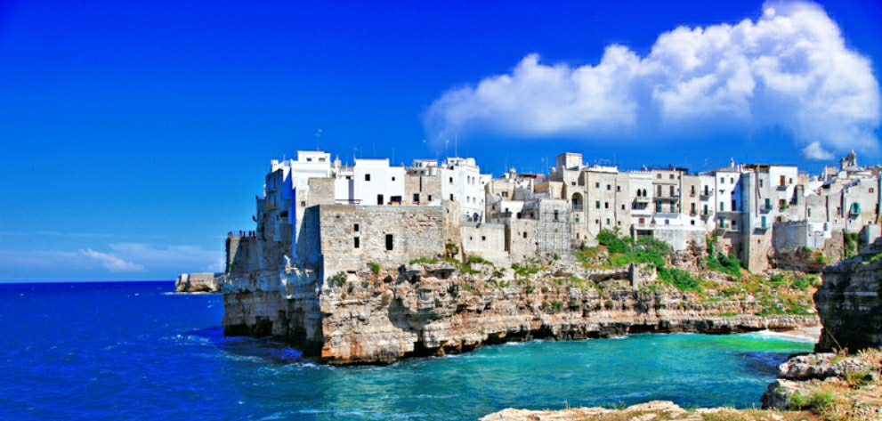 Photo of costal town in Apulia Italy Dreamtime photo  ID 32250120 
